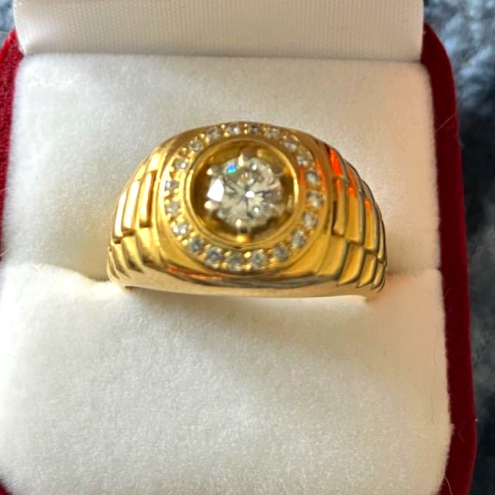 18kt Gold Diamond Gentlemens Ring